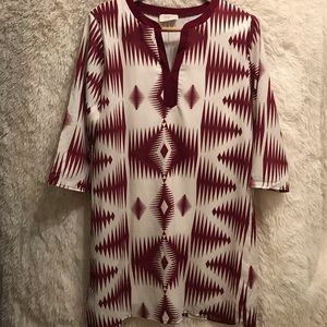 Everly boutique white & burgundy shift dress